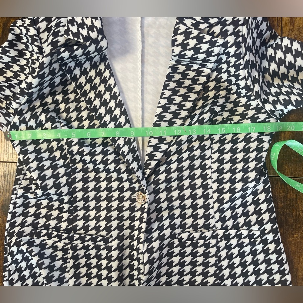 Stylish Black and White Houndstooth Women's Blazer and Shorts Two Piece Suit - Picture 7 of 8